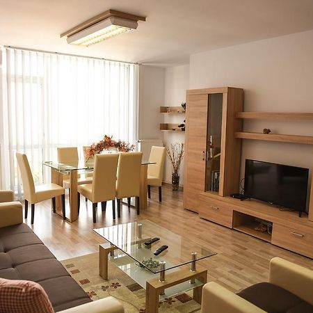 Apartament Belvedere Apartment คลูจ-นาโปกา ภายนอก รูปภาพ