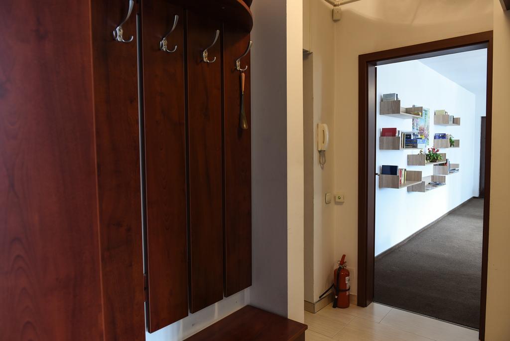 Apartament Belvedere Apartment คลูจ-นาโปกา ภายนอก รูปภาพ