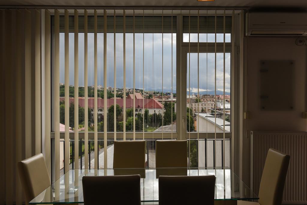 Apartament Belvedere Apartment คลูจ-นาโปกา ภายนอก รูปภาพ