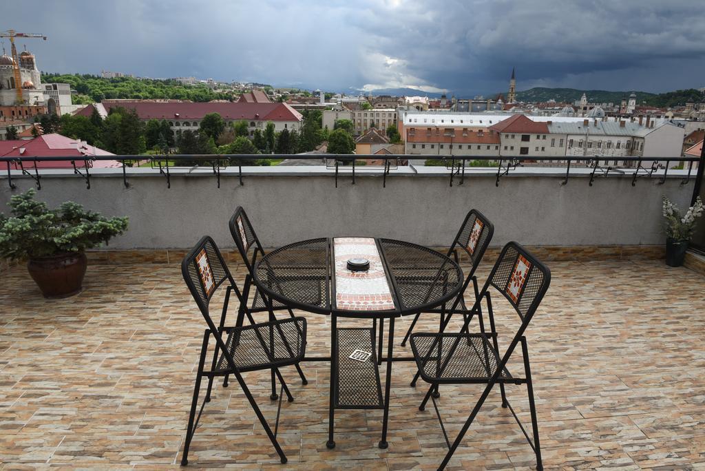 Apartament Belvedere Apartment คลูจ-นาโปกา ภายนอก รูปภาพ