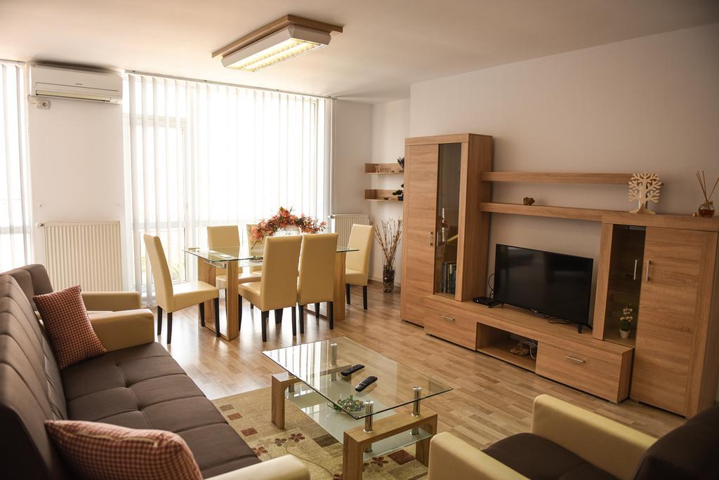 Apartament Belvedere Apartment คลูจ-นาโปกา ภายนอก รูปภาพ